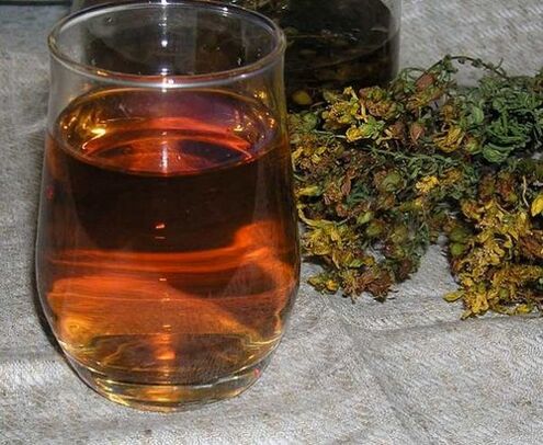 decocção de ervas para limpeza de parasitas